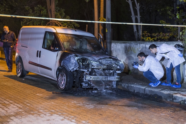 Çöp konteynerinden sıçrayan alevler otomobili küle çevirdi